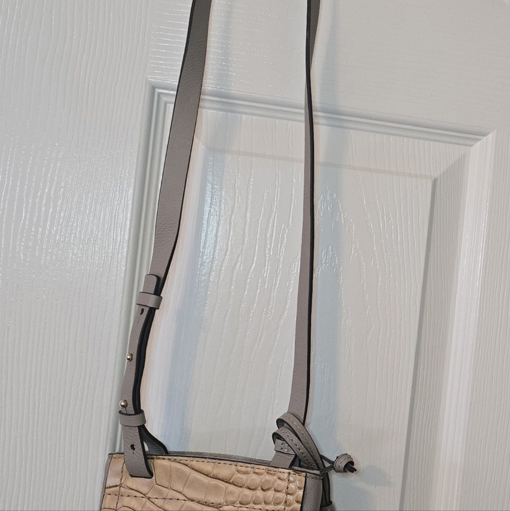 NWOT Vince Camuto Toffee Cream leather